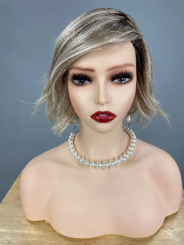 SALE!! "BonBon" (Butterbeer Blonde) BELLE TRESS Luxury Wig