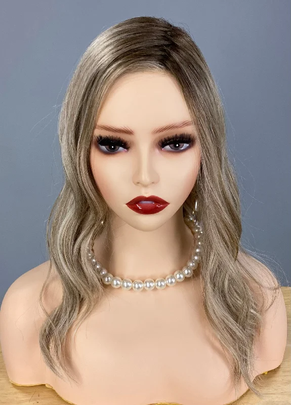 SALE!! "Maxwella 18" (Butterbeer Blonde) Belle Tress Luxury Wig