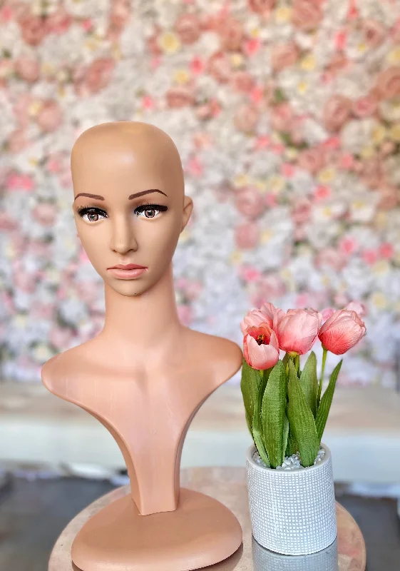 Realistic Mannequin Head (Long Neck)